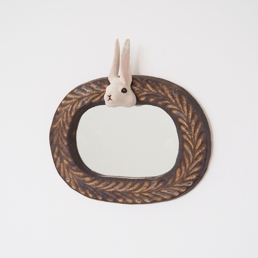 うさぎの壁掛け鏡 | acne.pottery.studio | 糸島くらし×ここのき 公式