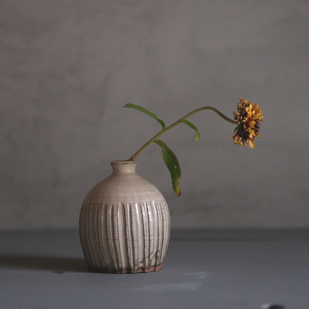 花入/粉引しのぎ | からつ焼 高麗窯 | 糸島くらし×ここのき 公式通販サイト