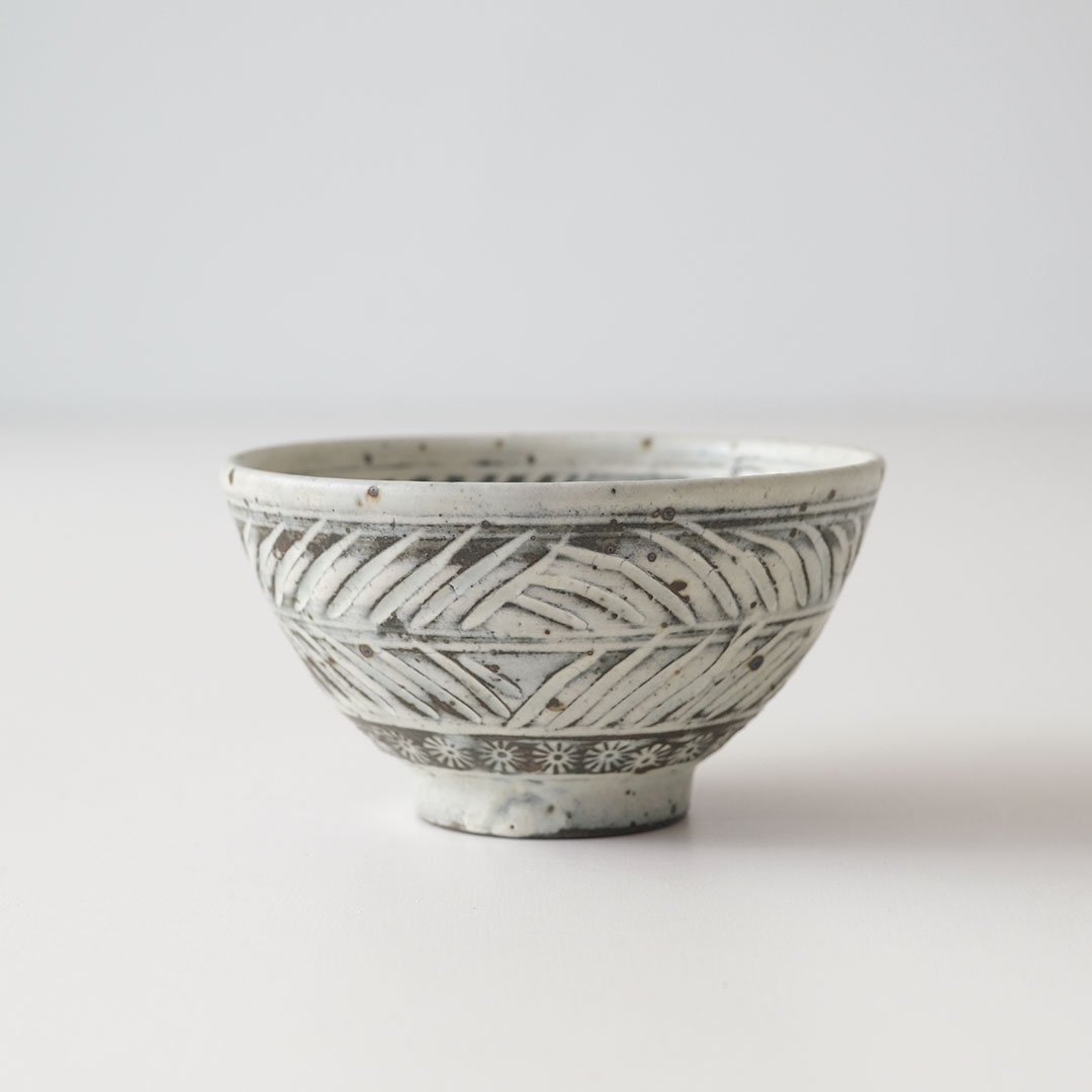 三島唐津/茶碗/中 | 唐津焼 雅樂窯 ( うたがま ) | 糸島くらし×ここの