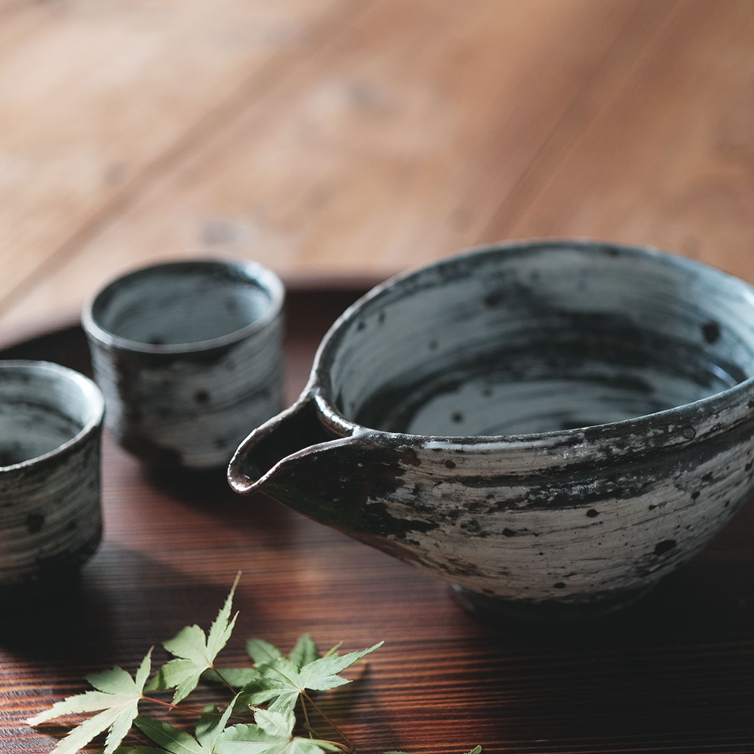 刷毛目/片口 | 唐津焼 雅樂窯 ( うたがま ) | 糸島くらし×ここのき