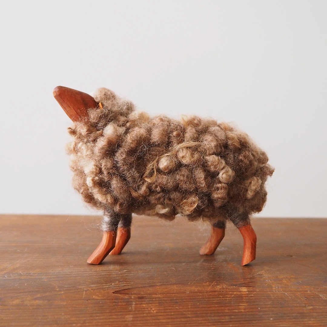羊の置物(ブラウンのひつじ)/大 | コリデール | 糸島くらし×ここのき
