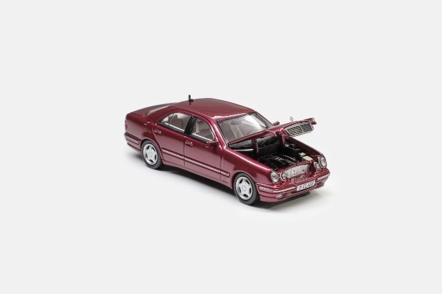 新品 Maxwell 1/64 メルセデス ベンツ Mercedes-Benz E320 W210 Wine