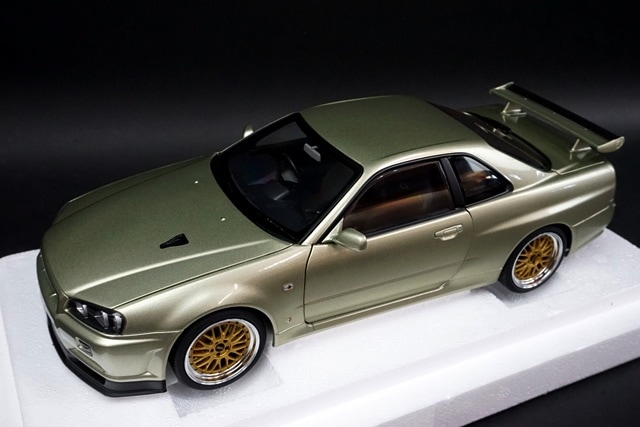 1/18 オートアート 77405 日産 スカイライン GT-R （R34） Vスペック