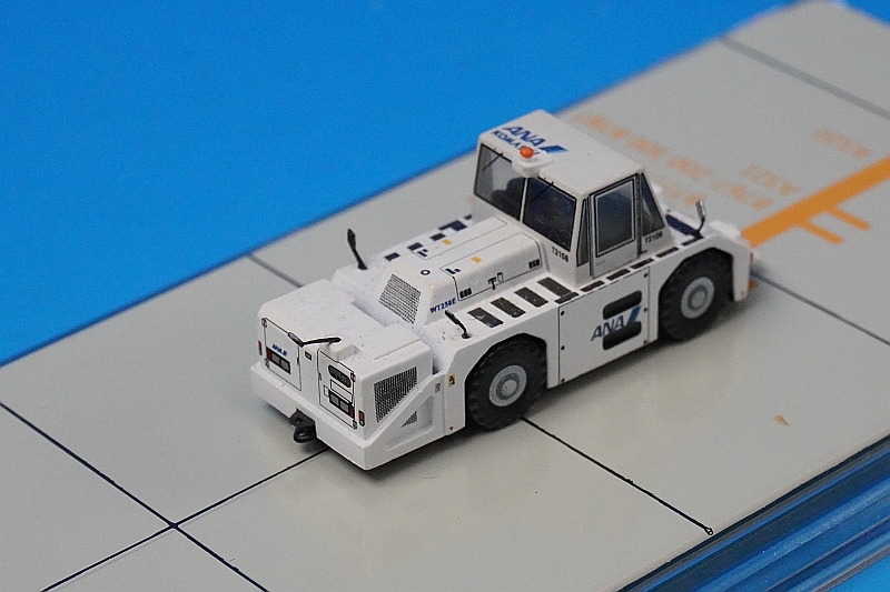 1/200 WT250E Airport Tug Truck ANA コマツ トーイングトラクター