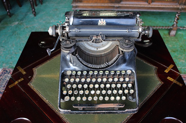 ☆送料無料☆イギリス アンティークタイプライター BAR-LOCK バー