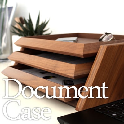 Document Case」ウォールナットをふんだんに使用した木製の3段書類