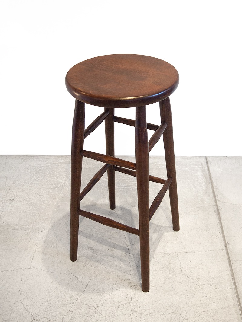 カフェバースタイルの無垢材バースツール｜イデア