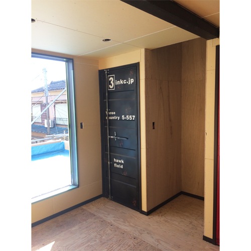 コンテナドア 外開き 右吊元 内カギ付き 枠付き 黒 ブラック | 品番