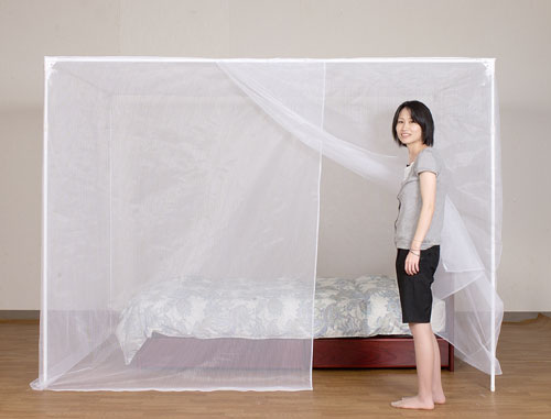 自立スタンド蚊帳 片麻(色：生成り) シングルベッド用 - 国内蚊帳生産