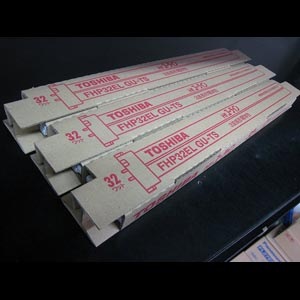 生産終了品・代替品あり】FHP32EL GU-TS | 東芝(TOSHIBA) 32形 3波長形