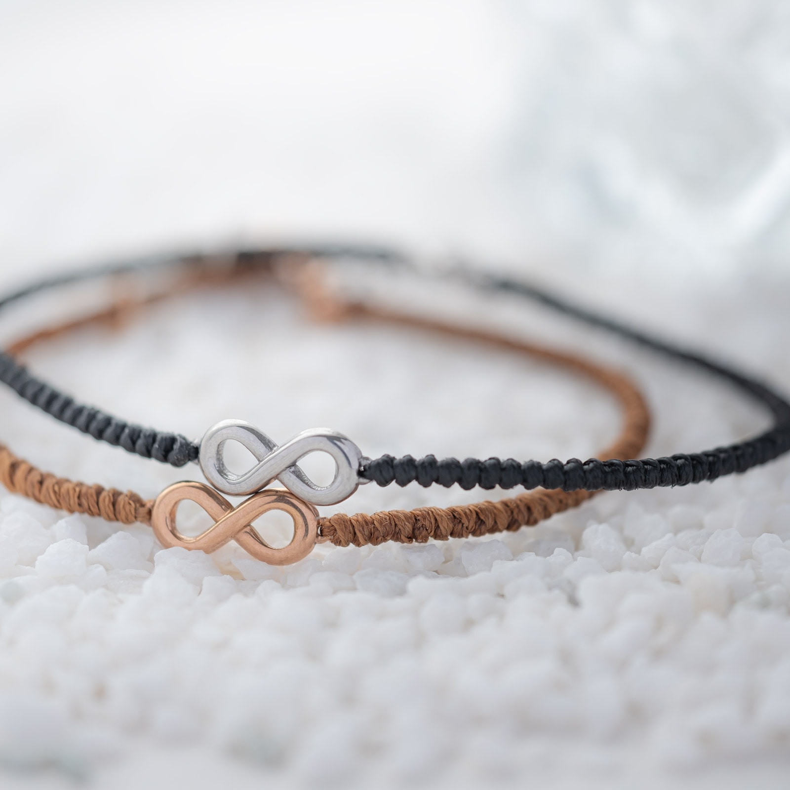 インフィニティとワックスコードのペアアンクレット つけっぱなしOK