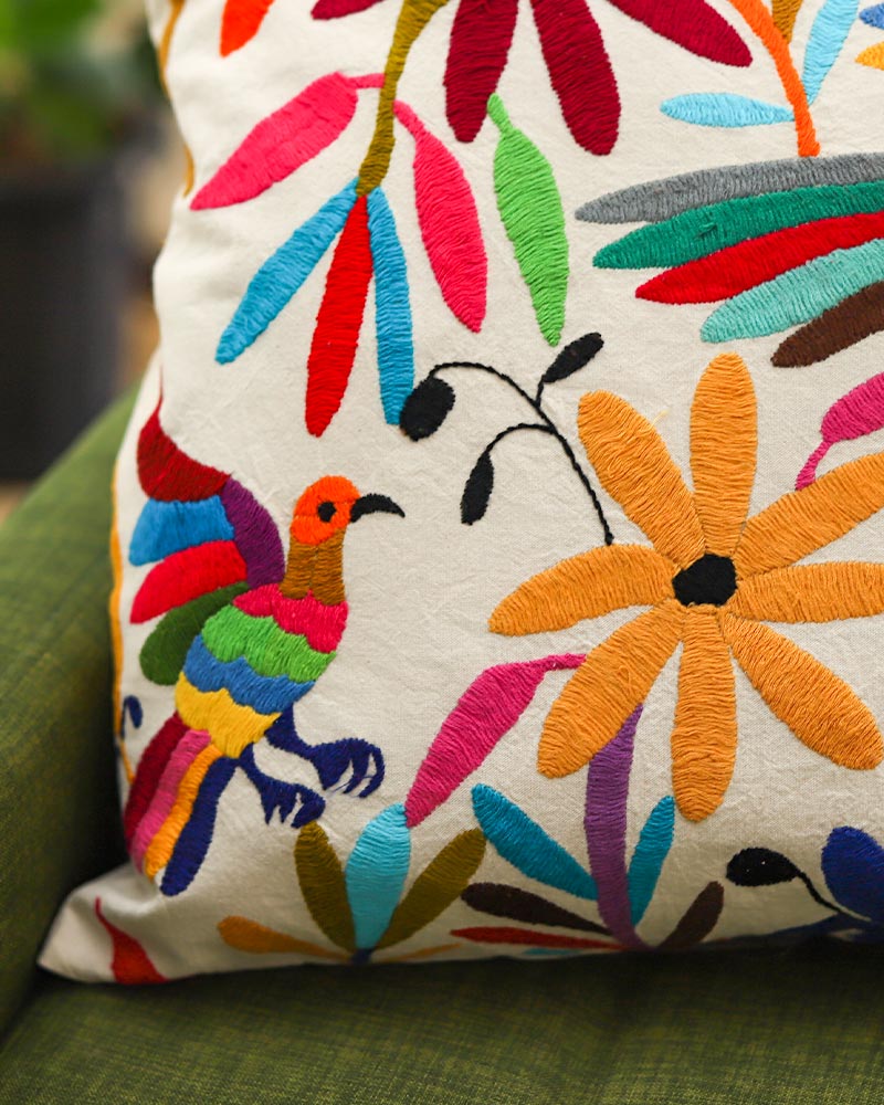 tesoro / オトミ刺繍 クッションカバーA【DRACO】｜テソロ(tesoro)公式通販