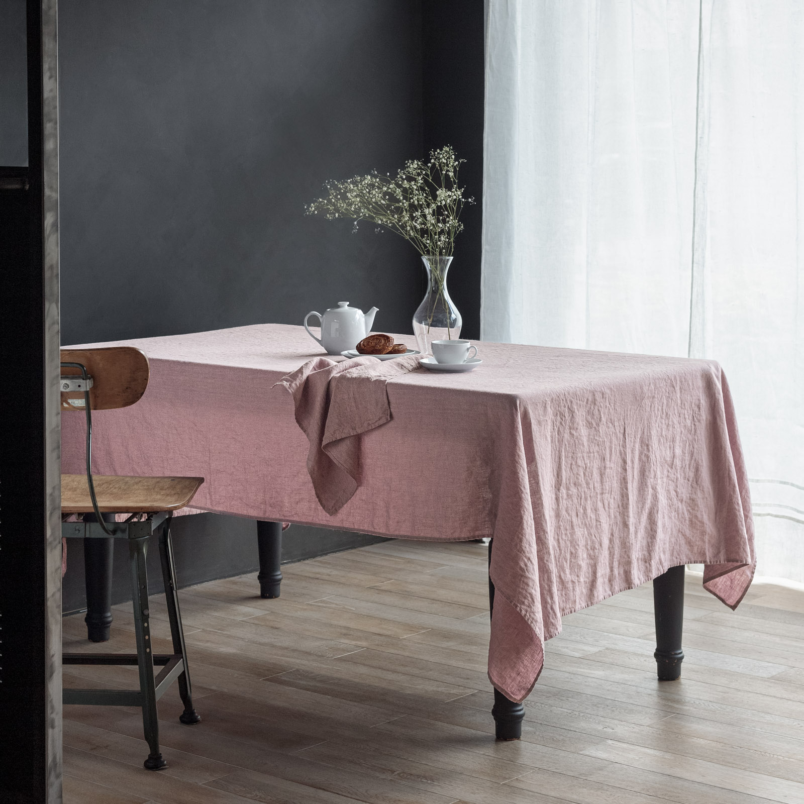 テーブルクロスM _ ルビ