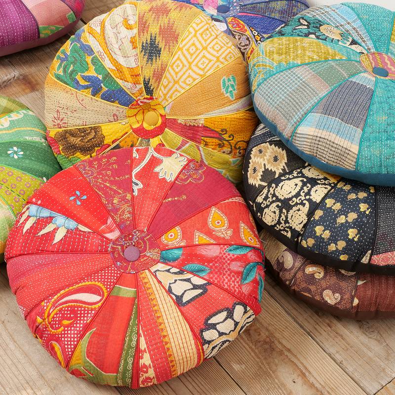 メディア掲載品】 グドゥリーラリーキルトパッチワーククッション