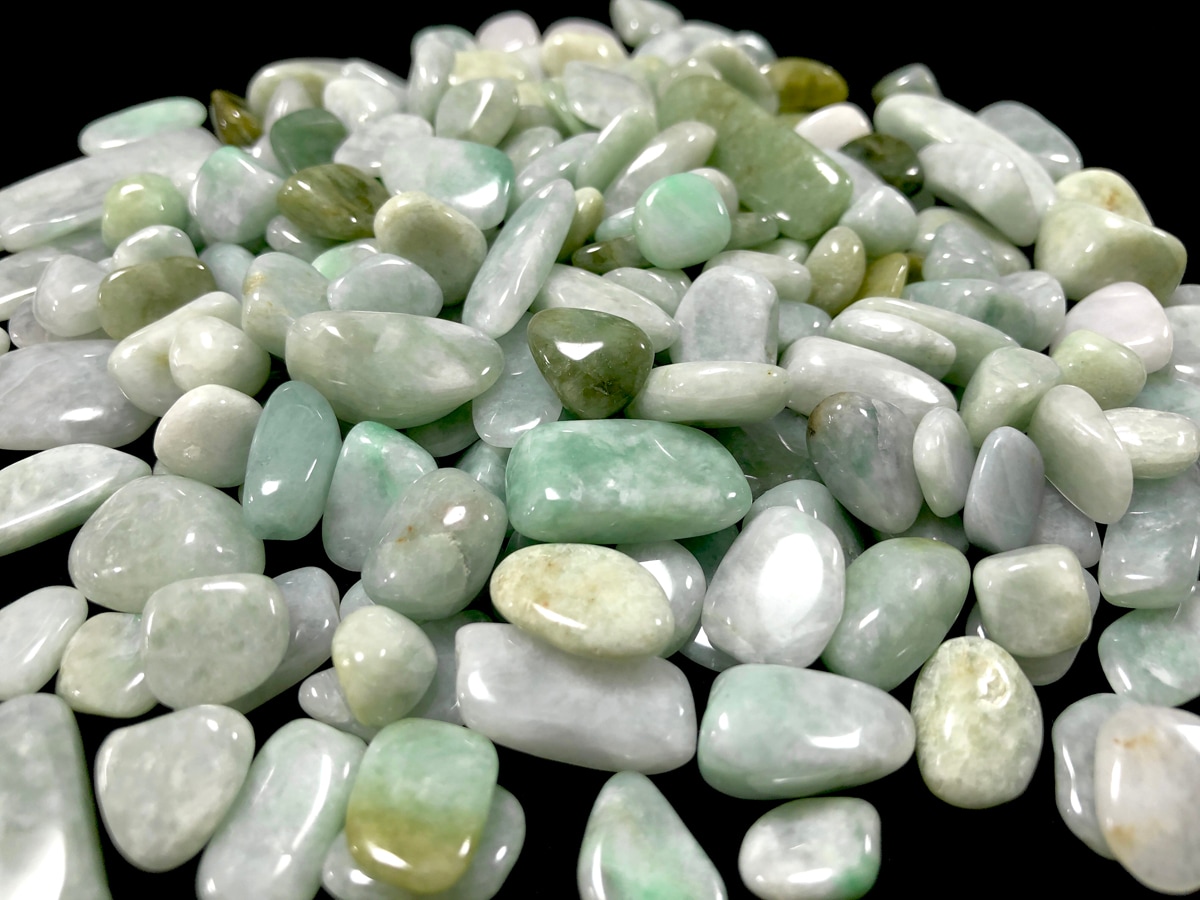 限定入荷☆艶々発色☆天然石さざれチップ/翡翠（ひすい・ヒスイ