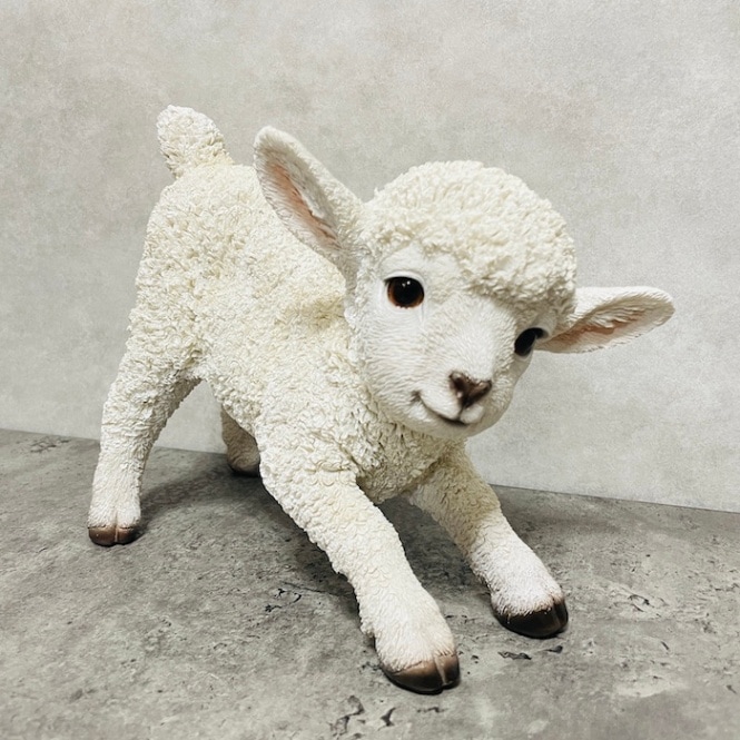 かわいい 置物 前かがみの子羊 高さ18cm woobia ウービア おしゃれ