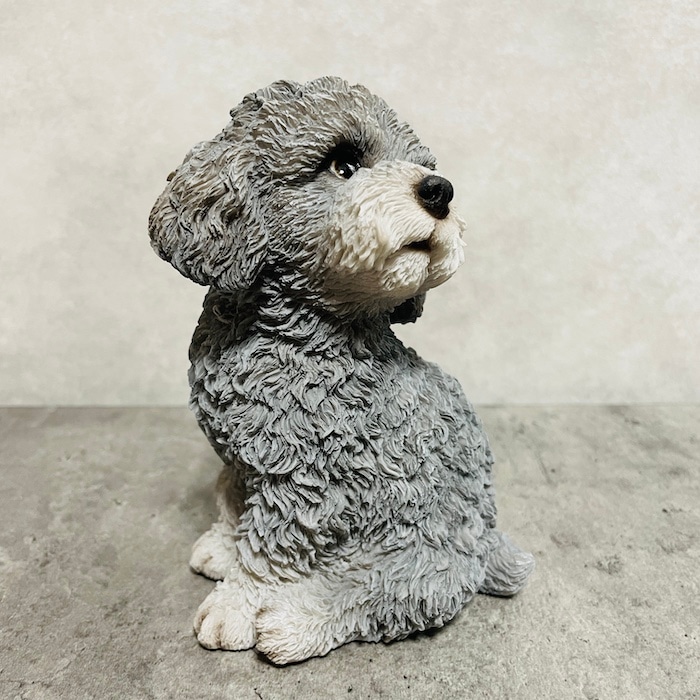 かわいい 犬 置物 振り返るトイプードル グレー 小 woobia ウービア