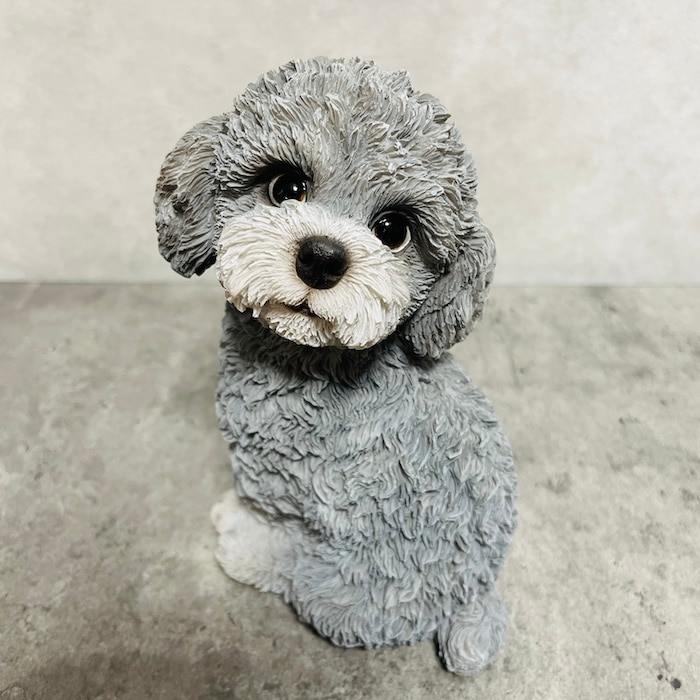 かわいい 犬 置物 振り返るトイプードル グレー 小 woobia ウービア