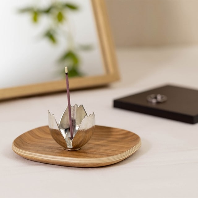 チューリップのお香立｜錫製雑貨・酒器の通販は能作オンラインショップ