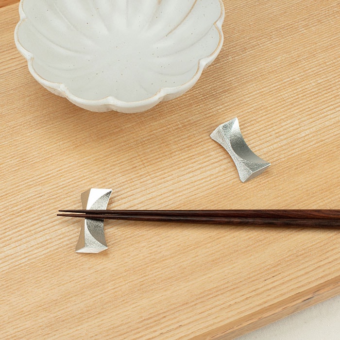 箸置 - 月 - 5ヶ入｜錫製雑貨・酒器の通販は能作オンラインショップ