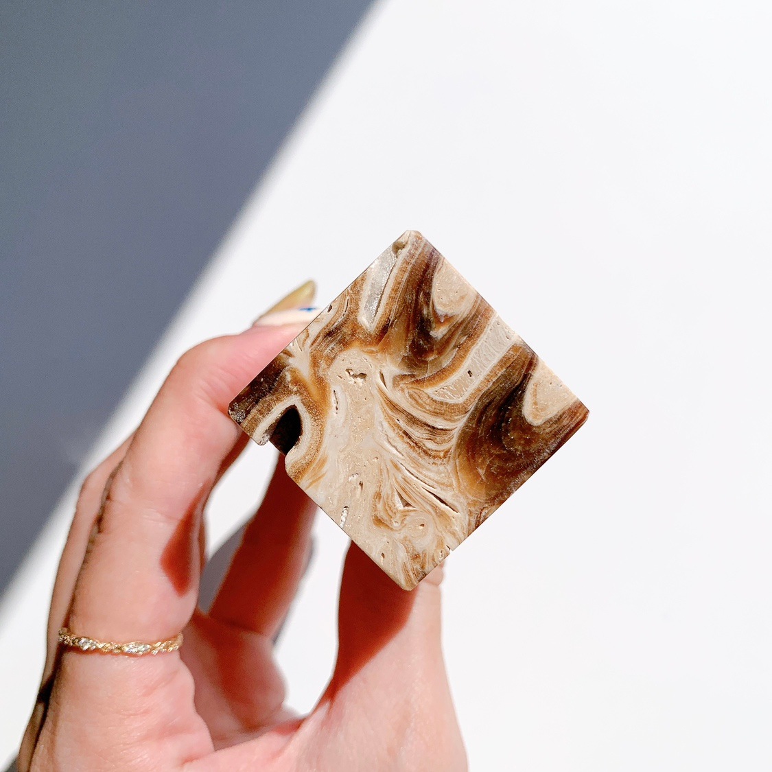 チョコレートカルサイト ポイント | ポイント | Crystals by Purely