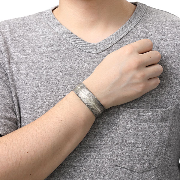 フェザー シルバー925 オキシダイズコーティング（燻し） バングル