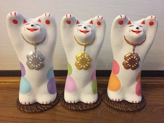 輪葉葉（幸運の招き猫）の1月限定のねこについてMARYの日記