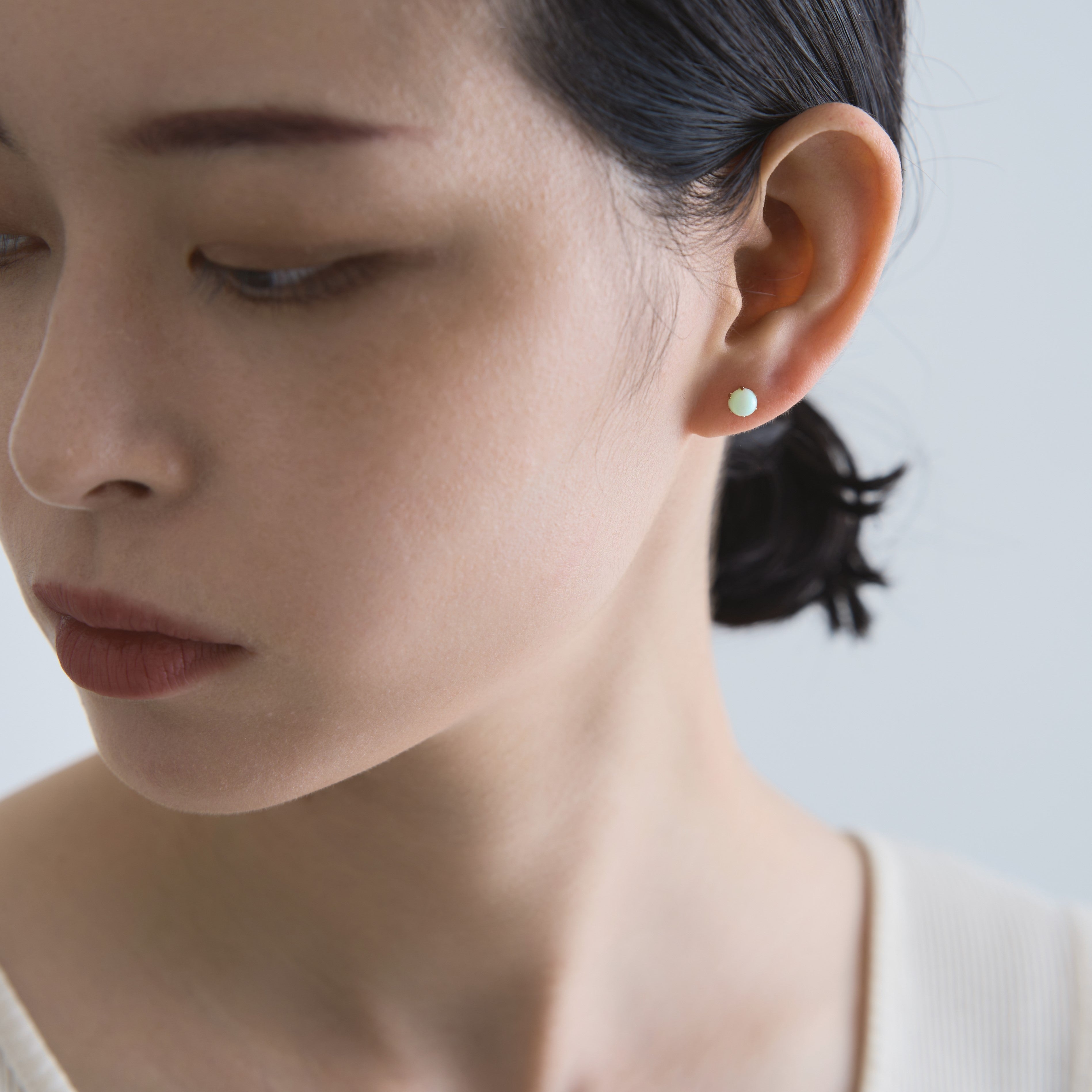 K10 ミントグリーンオパール ピアス（ぷっくり） - me.（エムイードット）