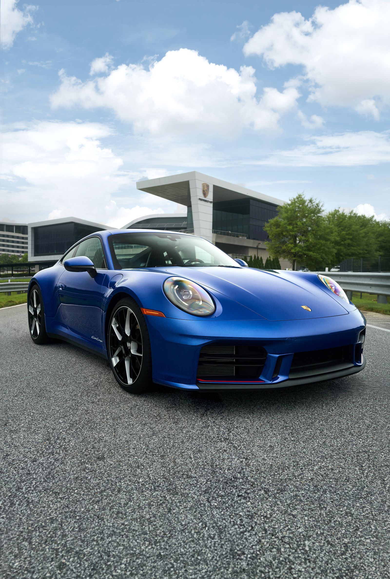 70台限定の超希少な新型ポルシェ911登場！──GQ新着カー | GQ JAPAN