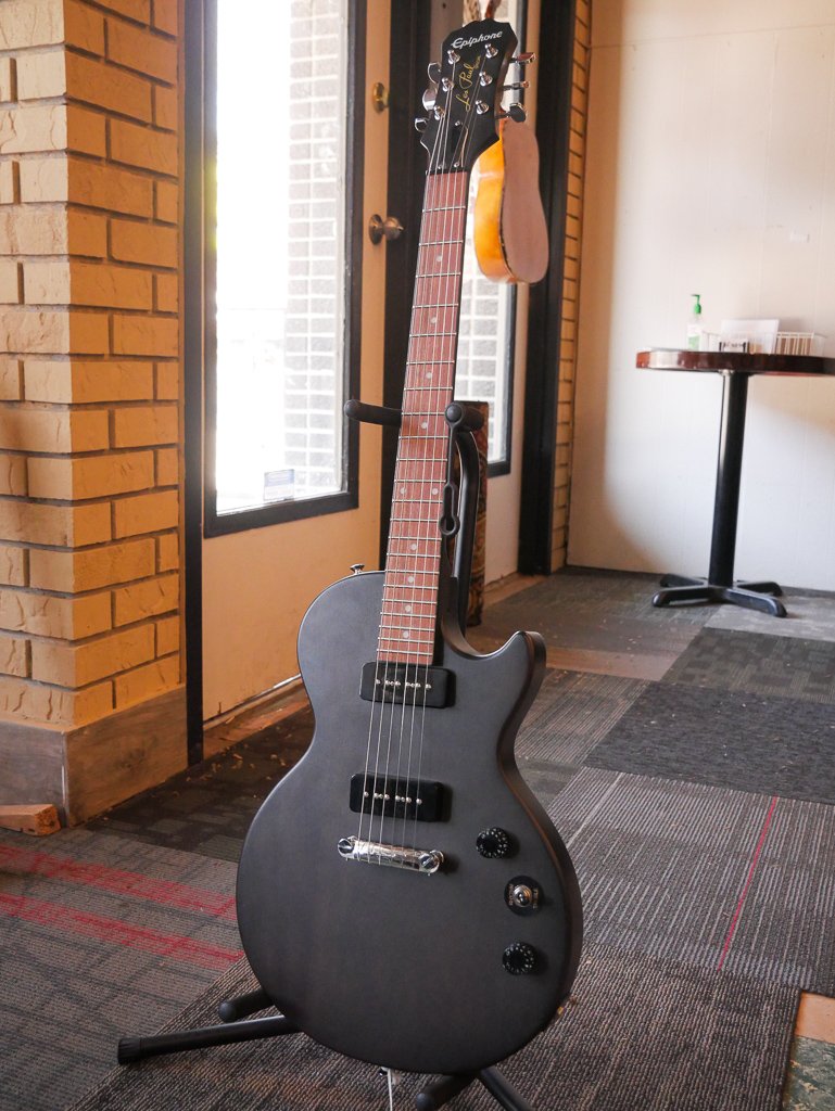 Epiphone Les Paul Special I P-90 Limited-Edition guitar in Worn Black