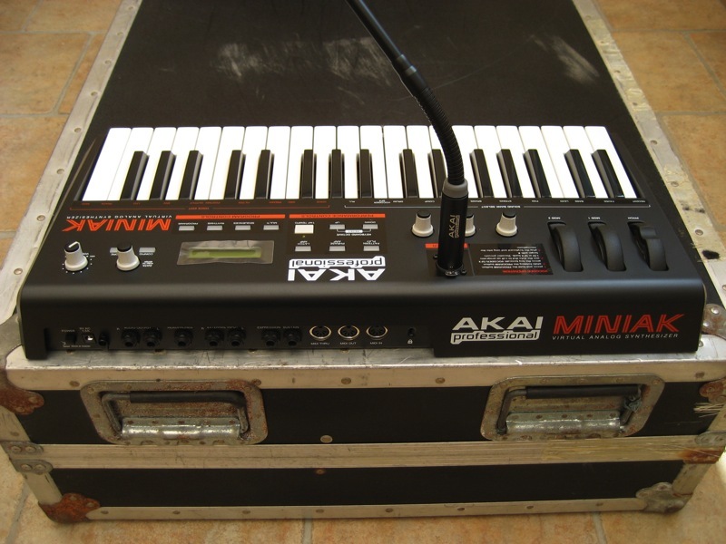 Akai Miniak Review : Miniak On The Floor - Audiofanzine