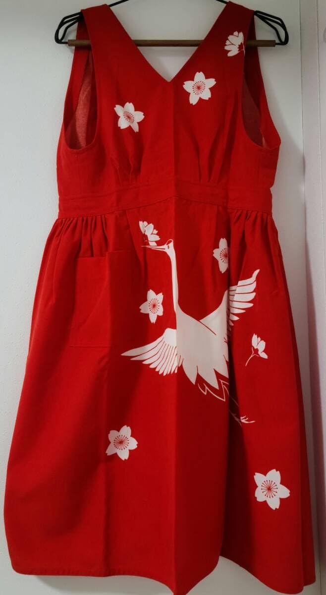 Amazon.co.jp: 豪華JAL制服 6代目 エプロン 赤 紺4点セット日本航空