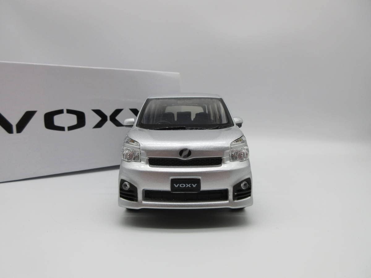 Amazon | 1/24 トヨタ ヴォクシー VOXY 70系 後期 非売品 カラー