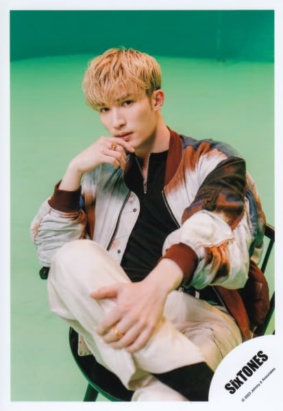 Amazon.co.jp: Six TONES 公式 生 写真（ジェシー）ST01227 : おもちゃ