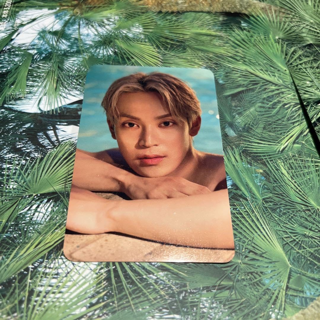 Amazon.co.jp: JO1 写真集 Unbound 與那城奨 トレカ 絵柄B : おもちゃ