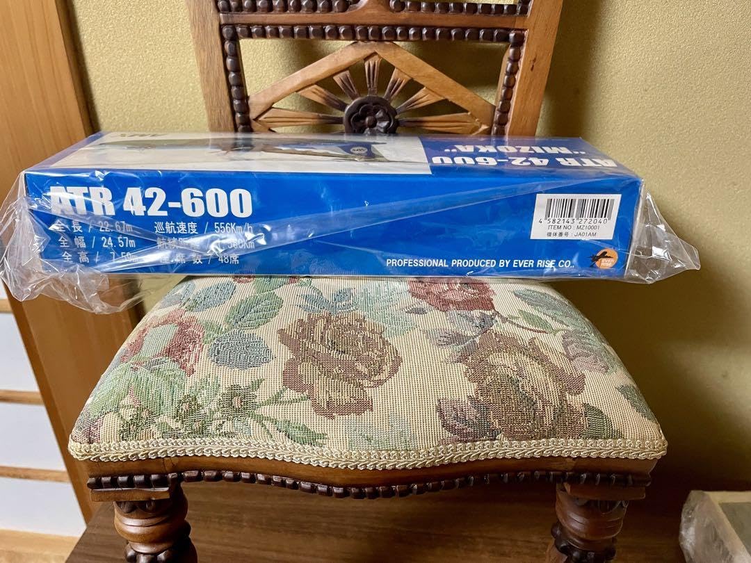 Amazon.co.jp: 天草エアライン模型 ATR42-600 MIZOKA 1 100 : おもちゃ