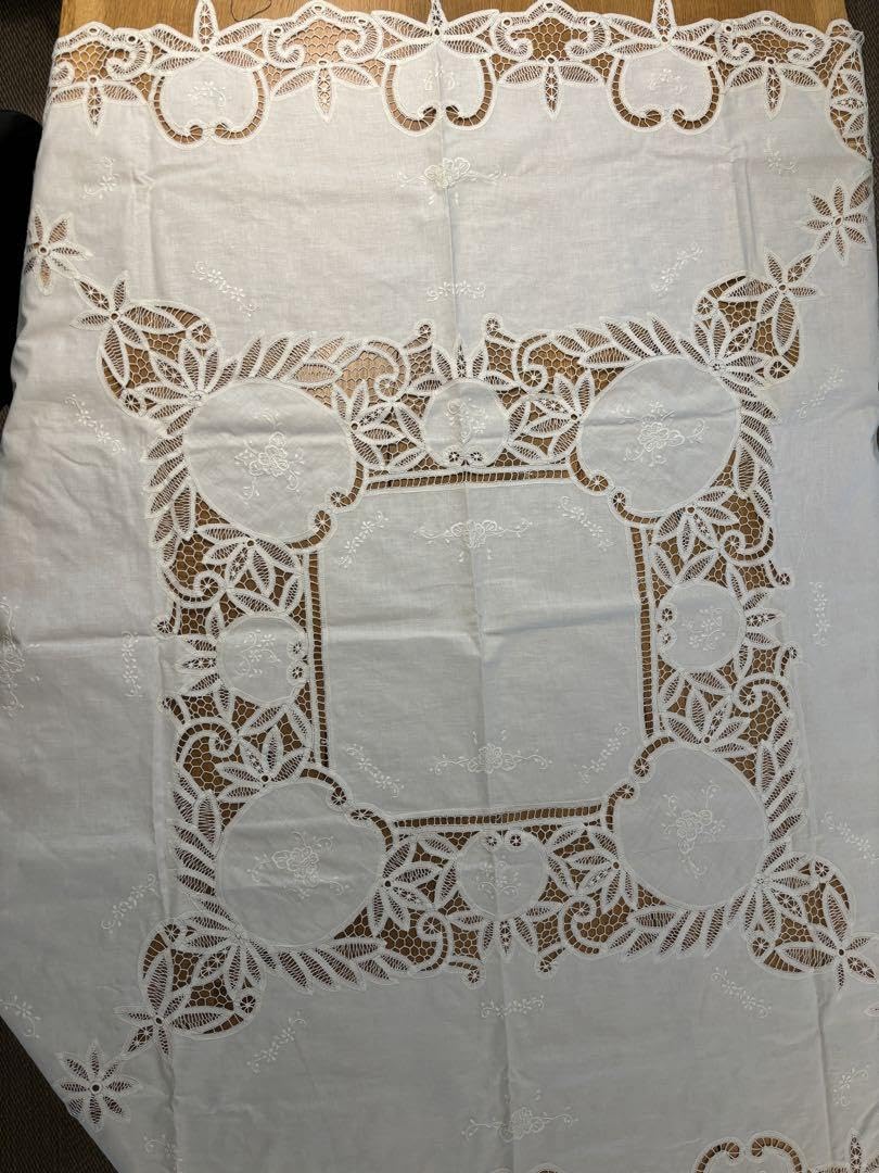 Amazon｜シックなデザイン 近沢レース テーブルクロスとナフキン 130
