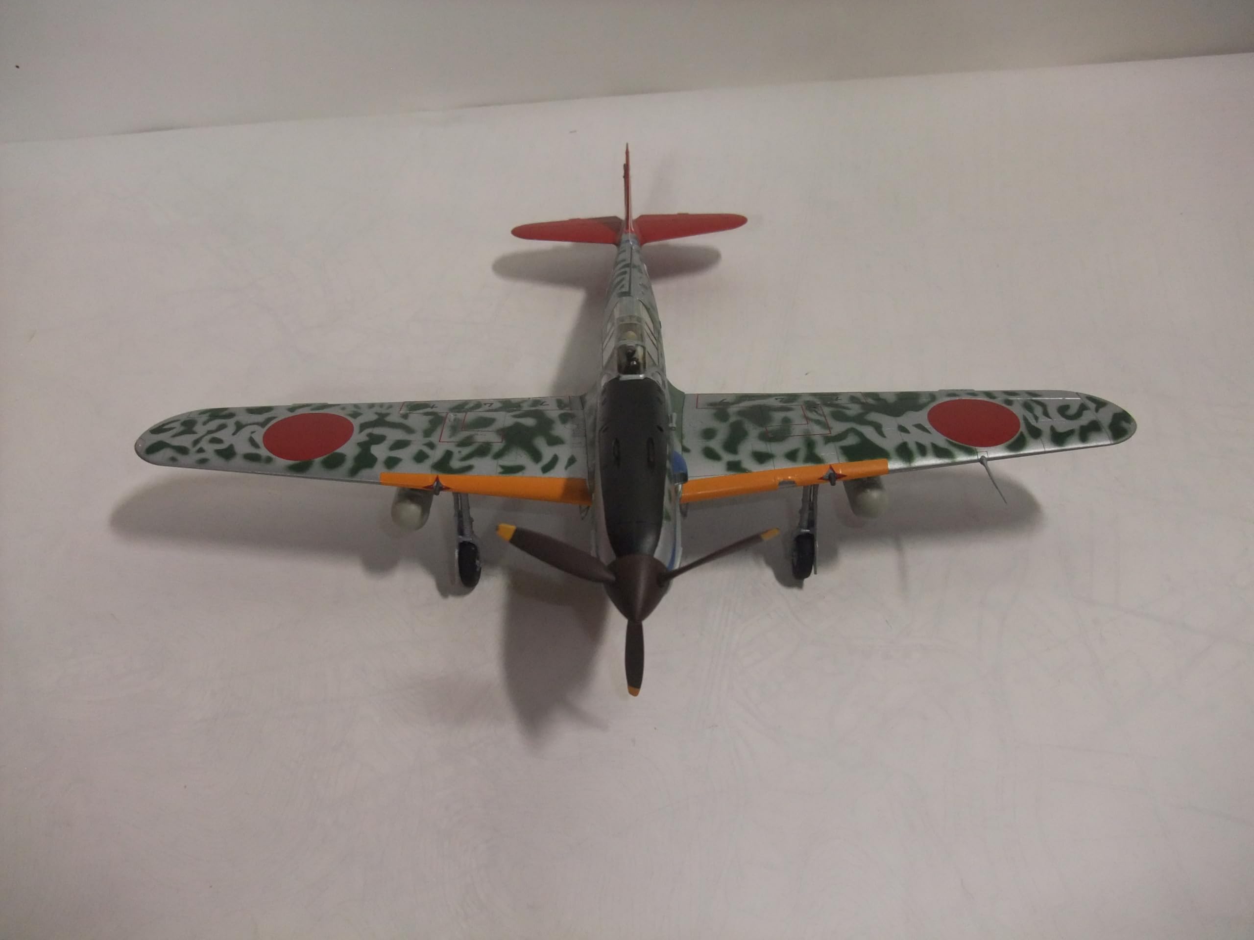 Amazon.co.jp: 完成品 日本陸軍 三式戦闘機 飛燕 48分の1サイズ