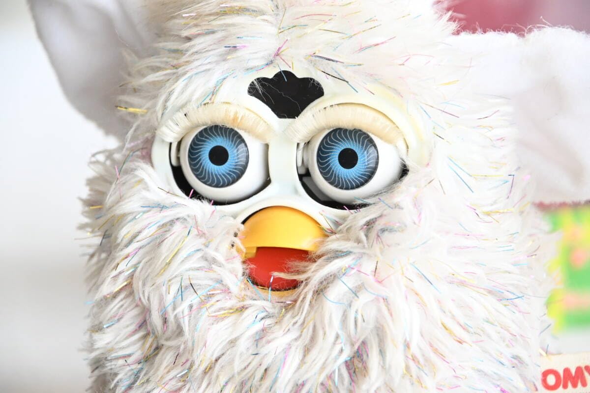 Amazon.co.jp: 珍品ファービー2体 セット売り 平成 おもちゃ 玩具 黒