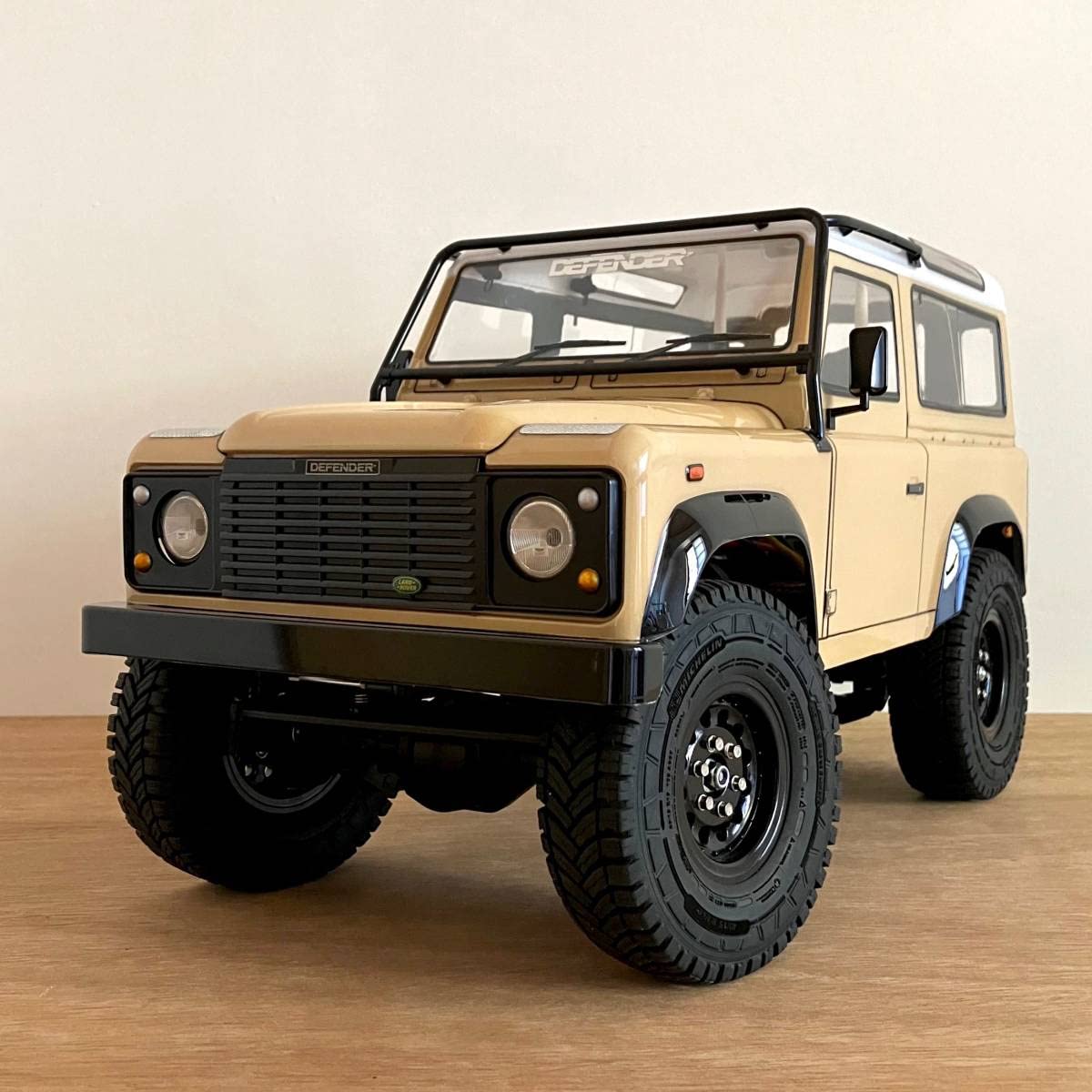 Amazon | タミヤ ランドローバー ディフェンダー 90 塗装済みボディ CC