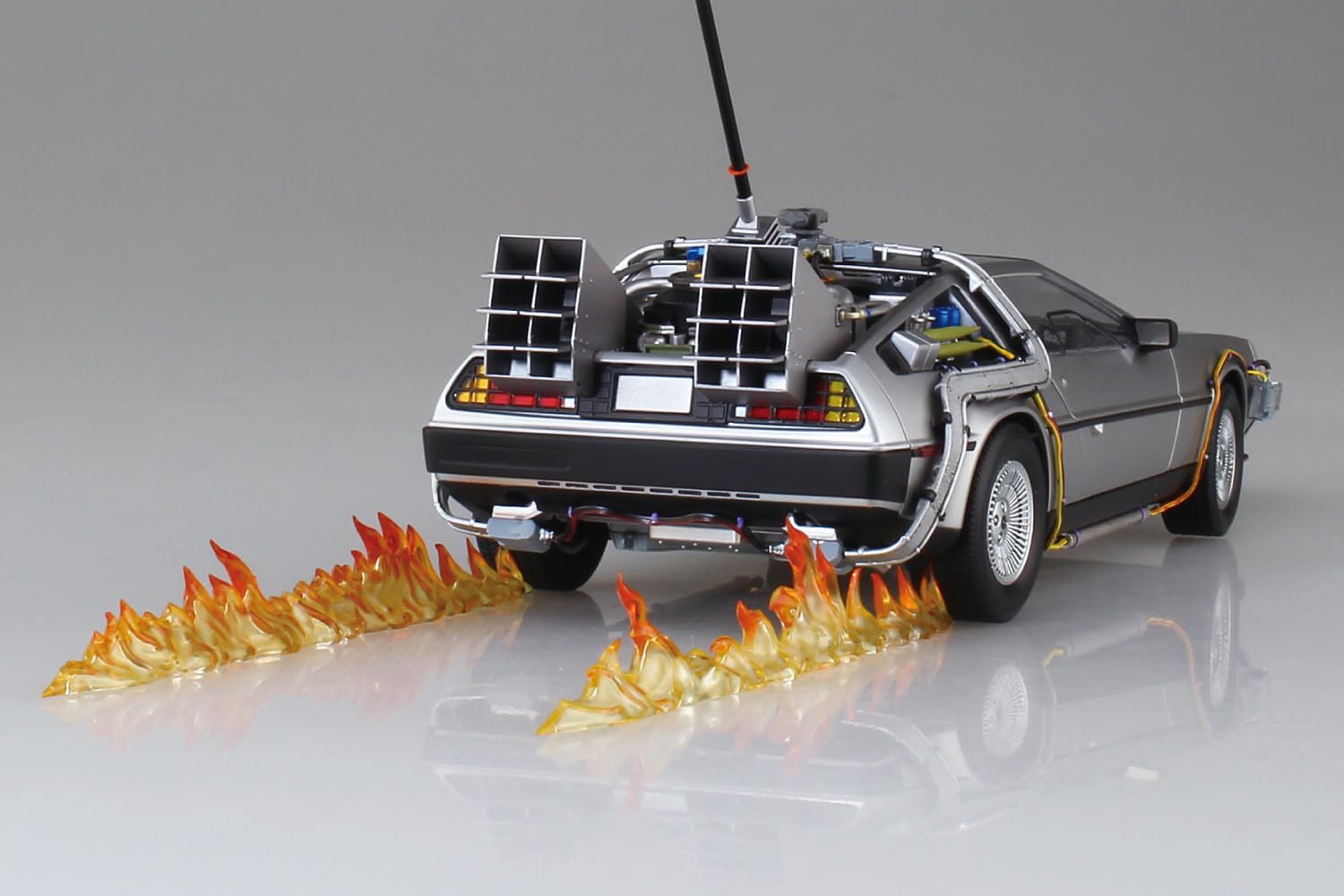 1/24 Time Machine From Back To The Future Part I : Amazon.com.au