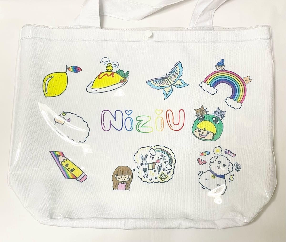 Amazon.co.jp: NiziU Step and a step トートバッグ : おもちゃ