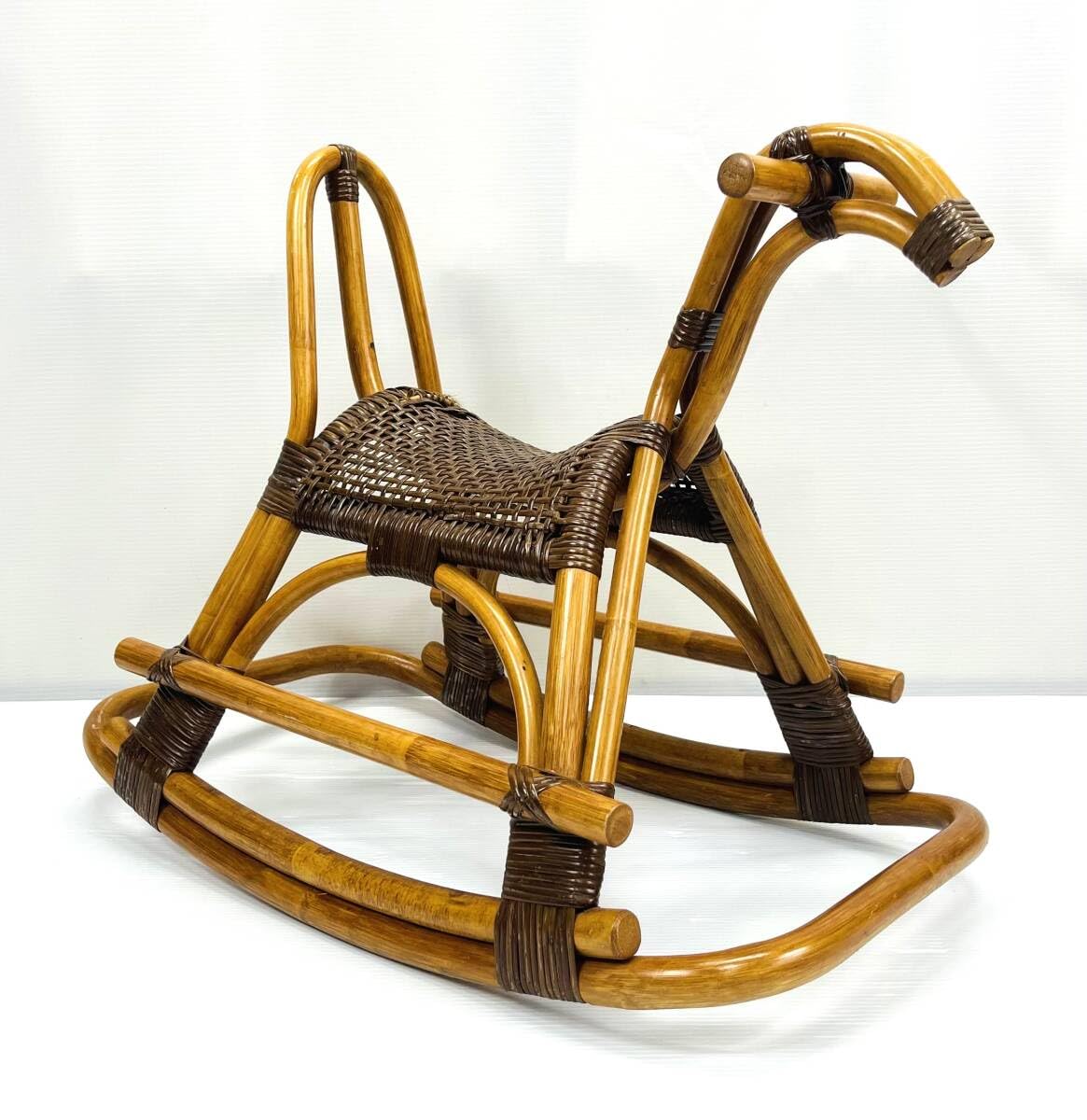 Amazon.co.jp: kazama製籐 ラタン ロッキングホース 木馬 アンティーク
