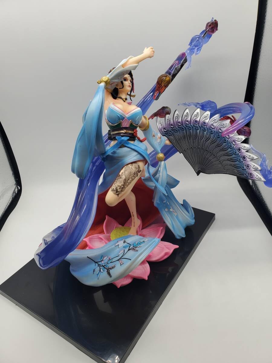 Amazon.co.jp: ニコ ロビン フィギュア 31cm 歌舞伎共鳴シリーズ