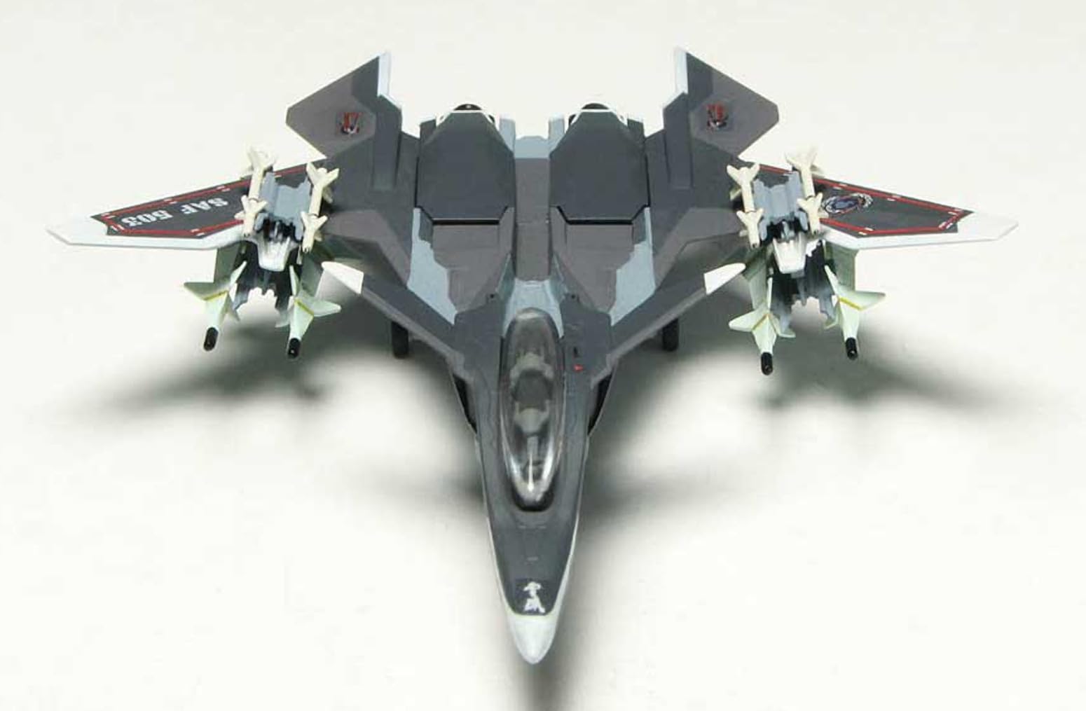 Amazon | プラッツ 1/144 戦闘妖精雪風 メイヴ雪風 ノーマルジェット