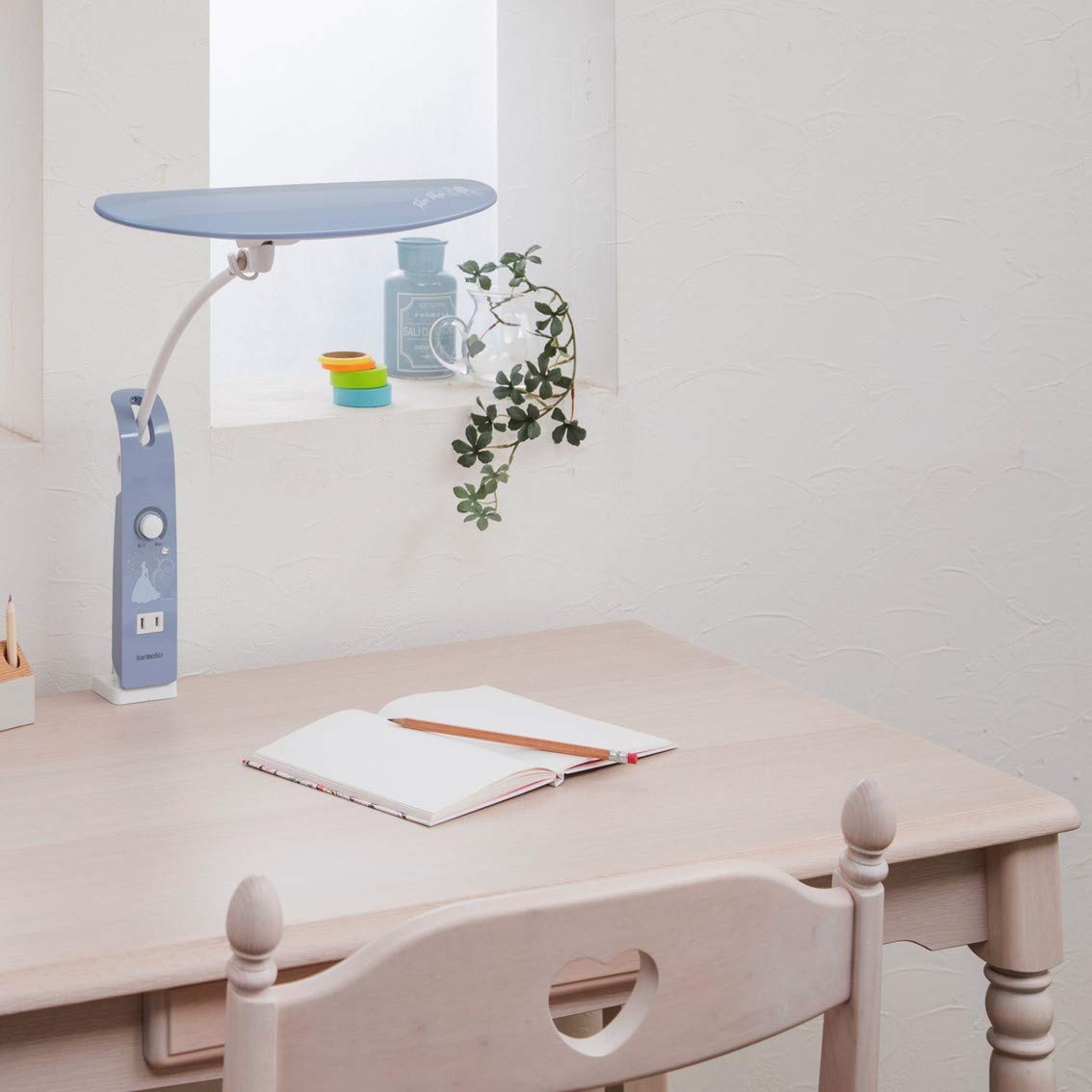 Amazon.co.jp: 【カリモク正規品】LED調光 デスクライト ディズニー