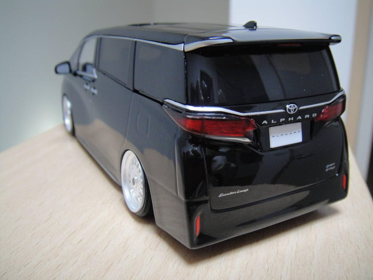 Amazon | 新型 アルファード 40系 1/30 カラーサンプル ミニカー