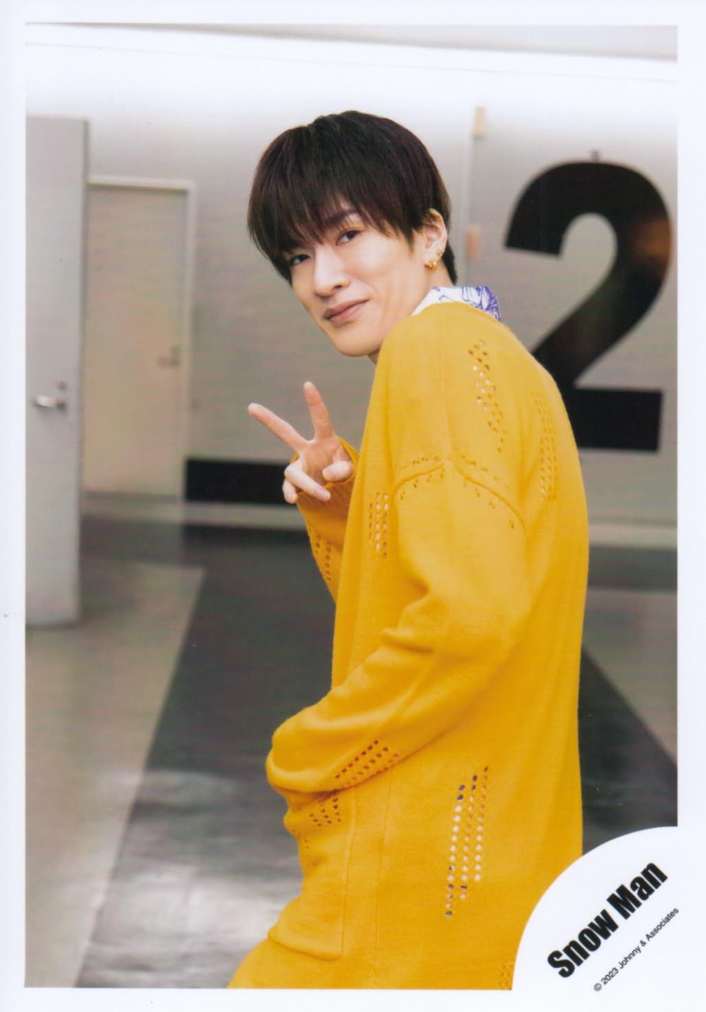 Amazon.co.jp: Snow Man 公式 生 写真（深澤辰哉）SM02724 : おもちゃ