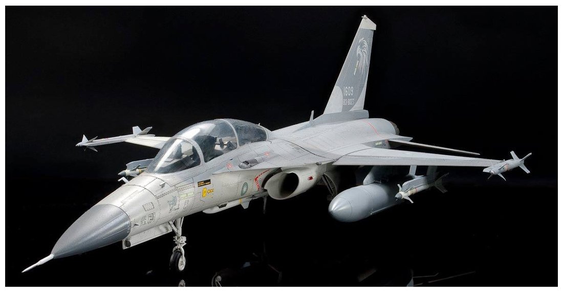 Amazon | AFVクラブ 1/48 台湾空軍 F-CK-1D 経国号 防衛戦闘機 複座型