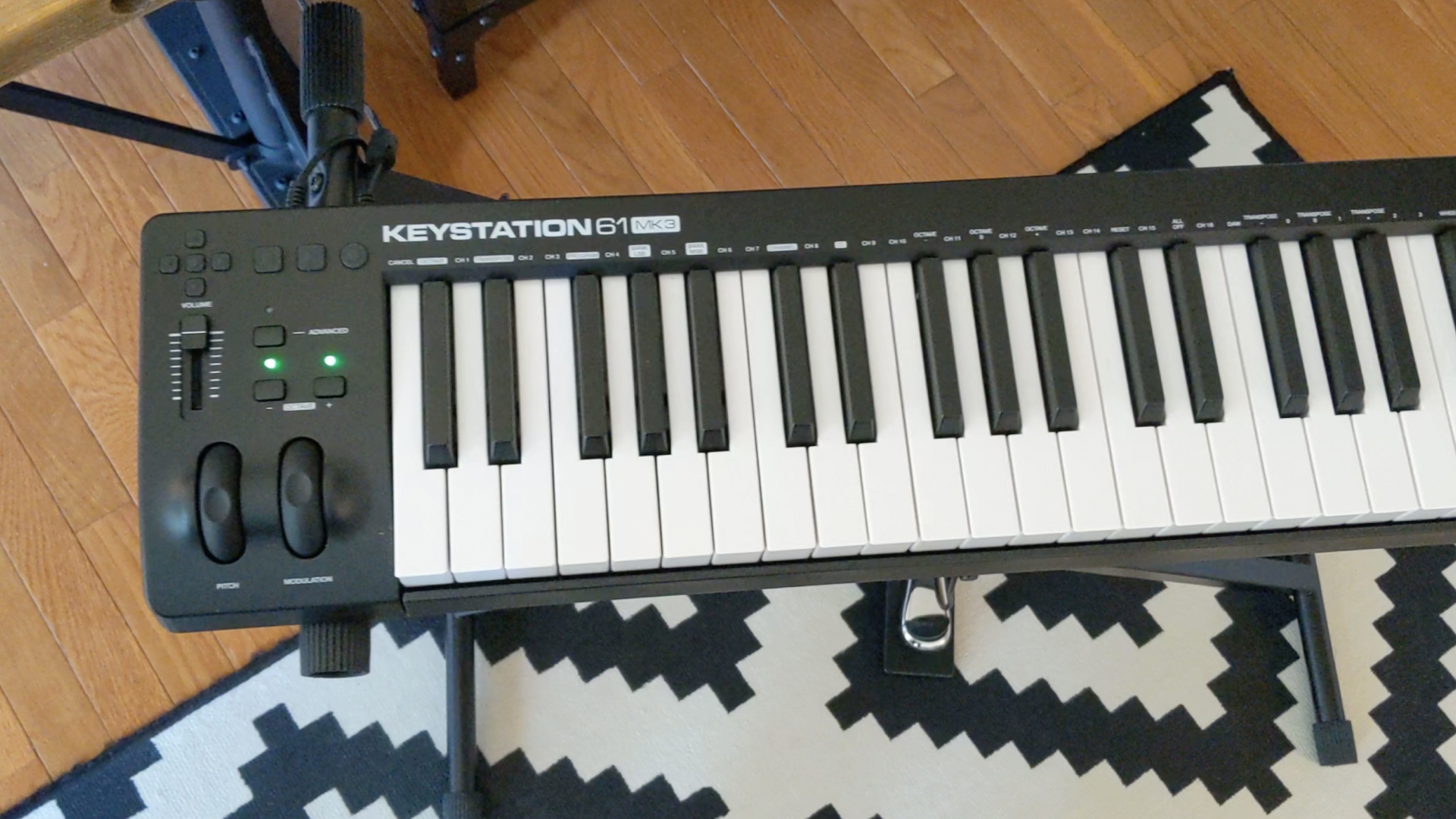 Watch M-Audio Keystation 61 MK3 on Amazon Live